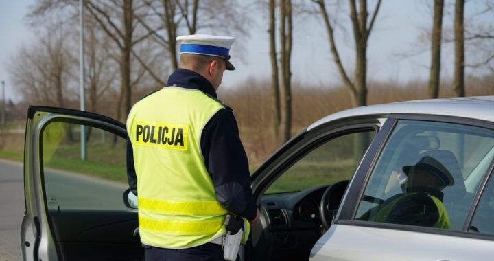 nietrze--wy-kierowca-volkswagena-powoduje-kolizj---auto-1444